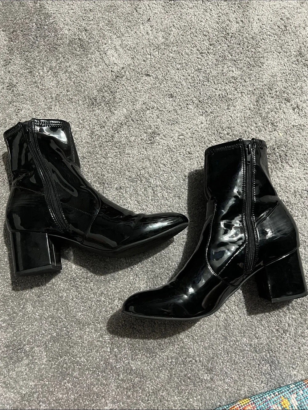 Unisa Faux Patent Leather bootie Sz 9